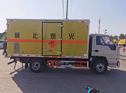 绥宁爆破器材运输车技术升级与安全合规新趋势
